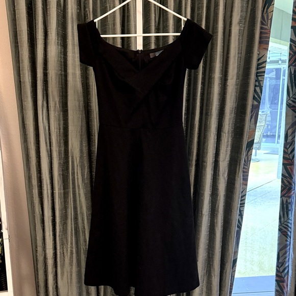 Eva Franco Black Fit and Flare Dress Size 4 EUC Slight Off Shoulder - Picture 1 of 7